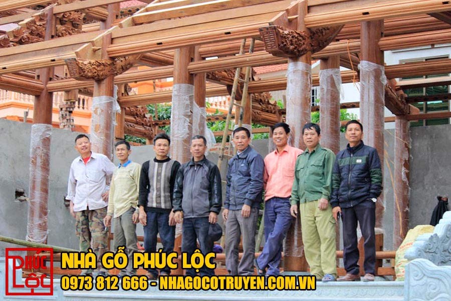 thợ thi công nhà gỗ Lim 5 gian ở Hà Nội