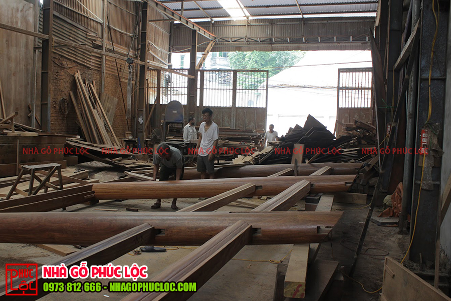 Quá trình gia công nhà gỗ tại xưởng sản xuất
