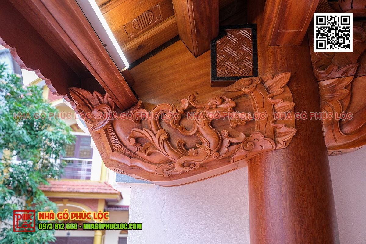 Có nên chạm khắc hoa văn rồng phượng trong nhà gỗ không?
